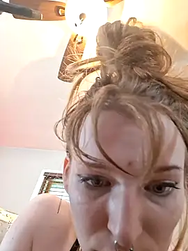 TokyHOEdrift online show from April 21, 2:02 pm