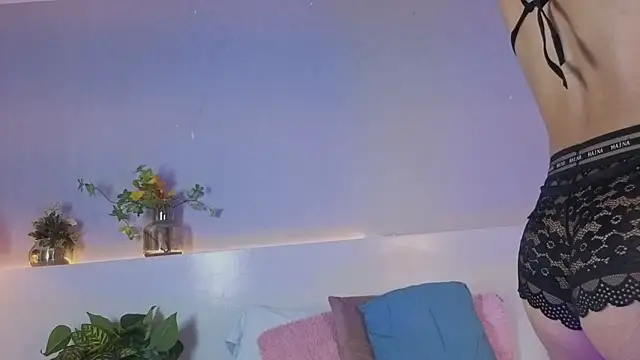 lily obsession online show from April 28, 4:00 pm