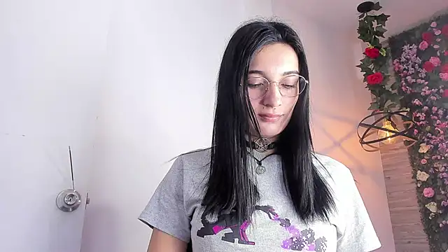 MilaWhitte online show from July 10, 3:34 pm