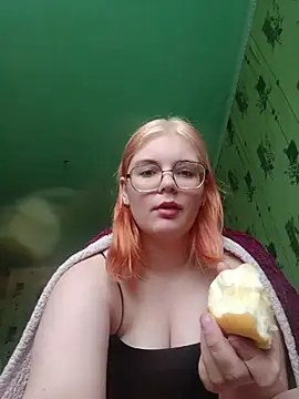 LoisFox online show from May 11, 4:36 am