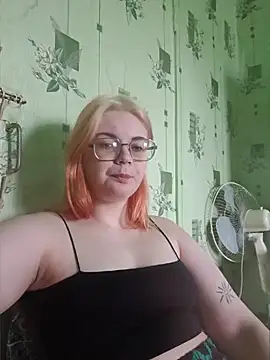 LoisFox online show from May 13, 3:56 am