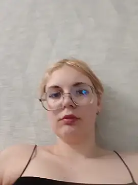 LoisFox online show from June 7, 10:22 am