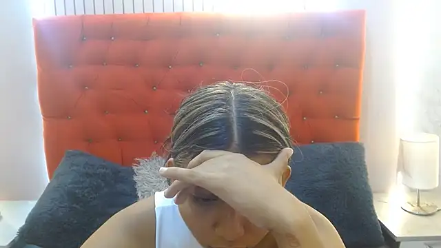 AndreaSerpa online show from August 4, 8:37 pm