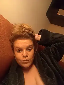 Maryquenn online show from June 3, 8:03 pm
