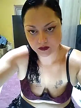 Darklilithrose1  online show from May 1, 5:49 pm