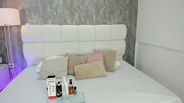 brianaaStone online show from May 26, 4:34 am