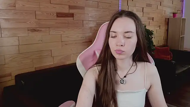 LilaMccoy online show from July 15, 10:31 am
