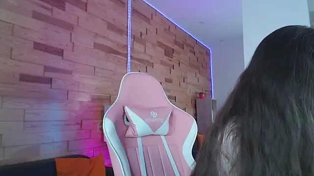 LilaMccoy online show from June 15, 4:12 am