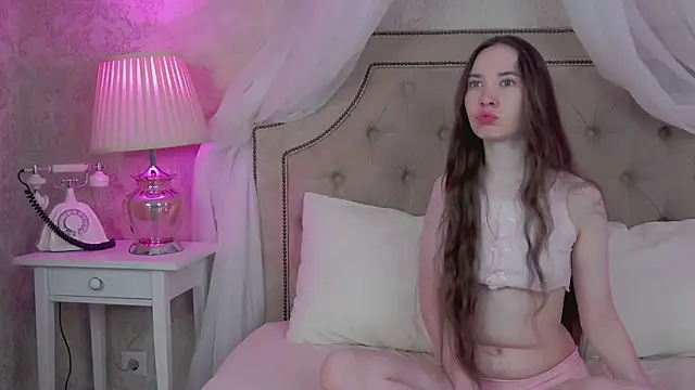 LilaMccoy online show from July 9, 4:15 am