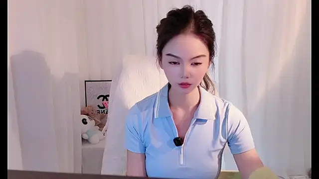 Ella-001 online show from April 30, 5:12 am