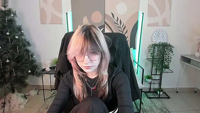 NyxCalderra online show from May 4, 9:13 am