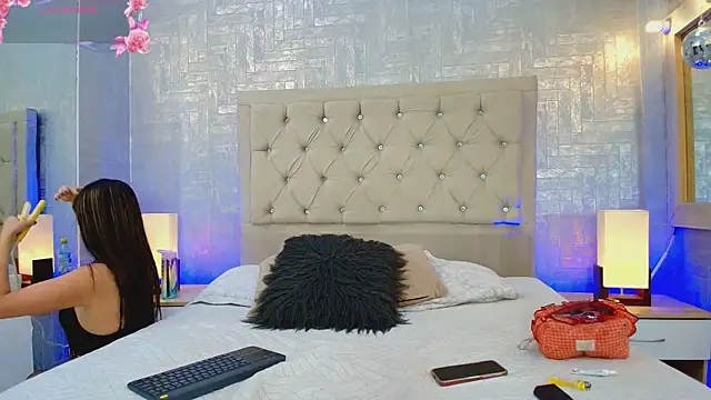 Isisnovafg online show from May 25, 7:24 pm