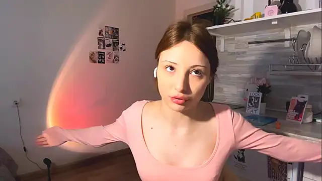 TheresaKloer online show from May 17, 1:32 pm