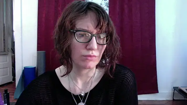 AnnywnBelle online show from May 17, 8:19 pm