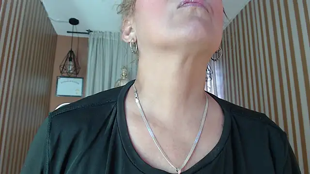 Iris Foster  online show from May 4, 8:56 pm