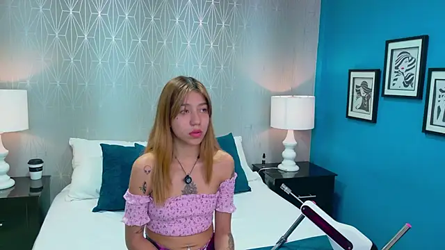 VioletSweetts online show from August 4, 3:23 am