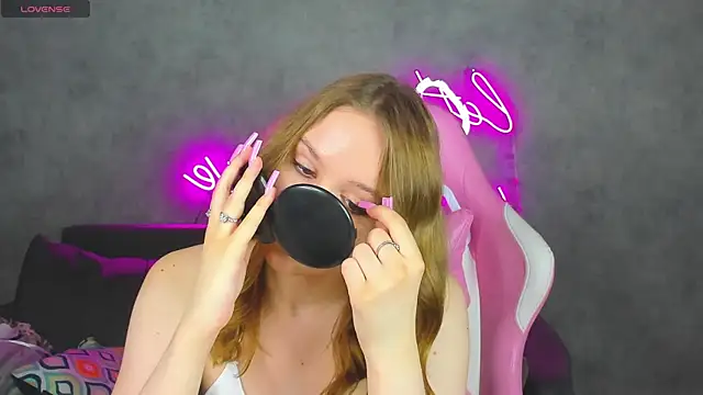 Emmaa Kimm online show from June 15, 2:34 am