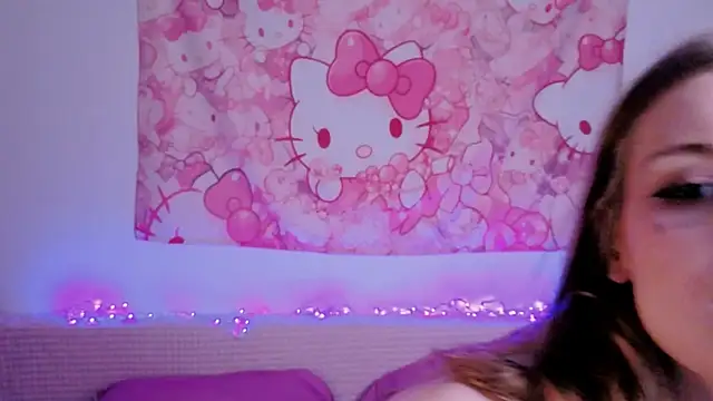 LouiseKane online show from July 25, 6:15 pm