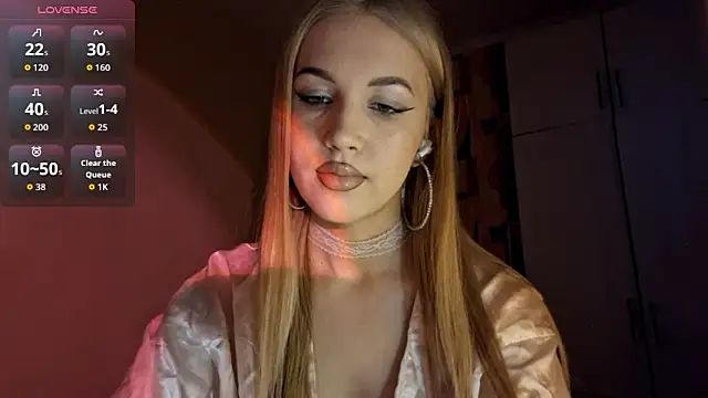 Katrinethequeen online show from June 18, 4:56 pm