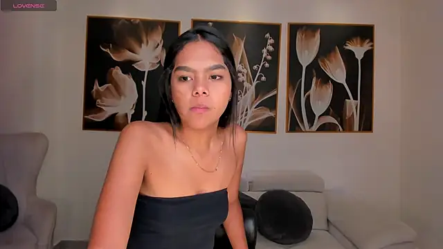 SaphiraJames online show from June 14, 2:24 am