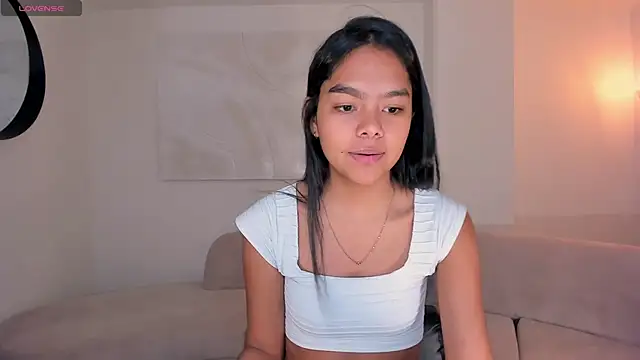SaphiraJames online show from June 20, 2:15 am