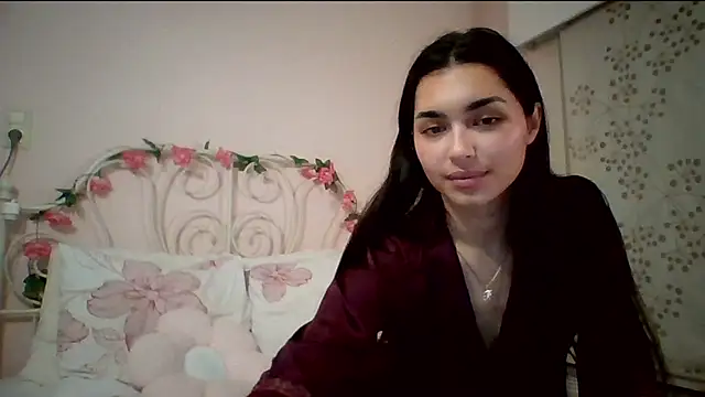 yourbella37 online show from May 17, 8:30 pm