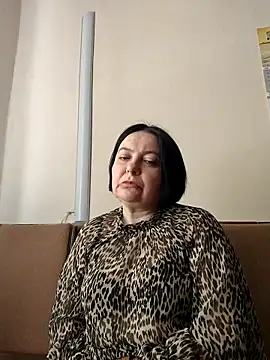 EmmaEmmy40 online show from May 11, 10:28 am