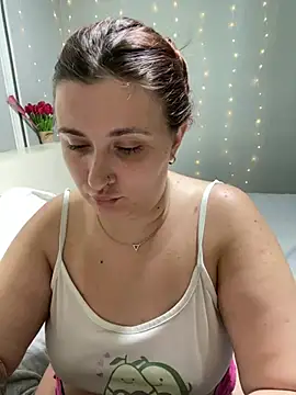 AureTease online show from August 7, 8:05 pm