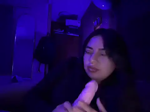 gigi333336 online show from May 31, 3:23 am