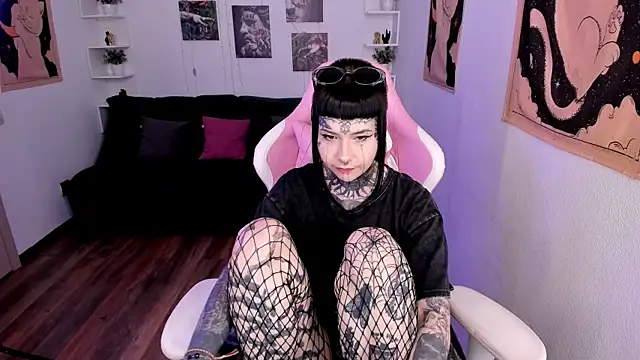 Bloood  Mary online show from June 21, 11:47 am