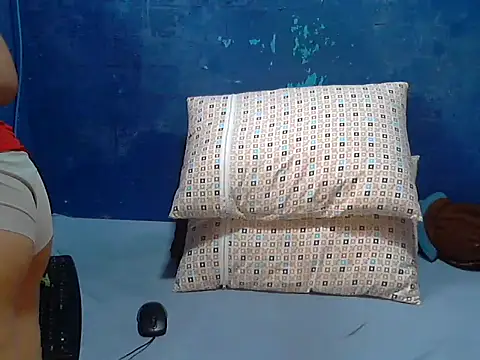 hotchilimom online show from March 24, 2:28 am