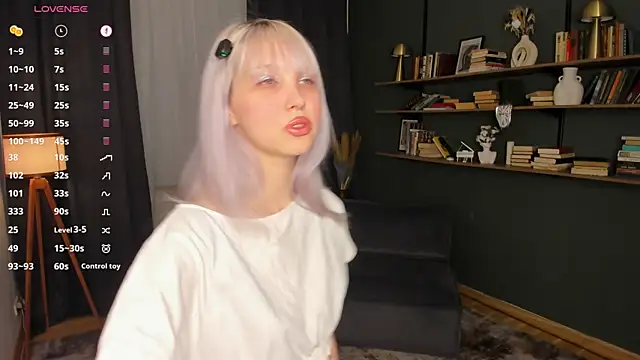 DelorisDetrich online show from June 11, 7:22 pm