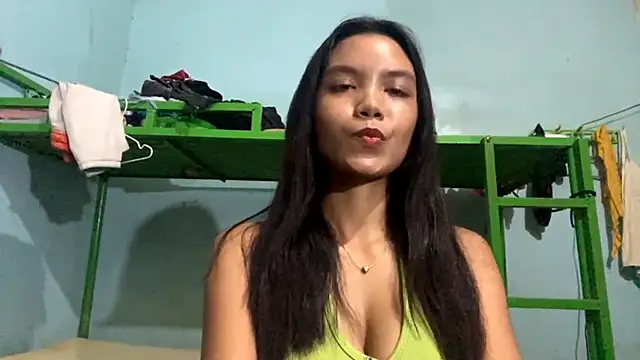 ValeryCatledge online show from May 9, 1:57 pm