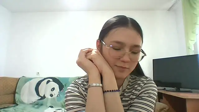 MalindaPerrino online show from May 11, 7:54 am