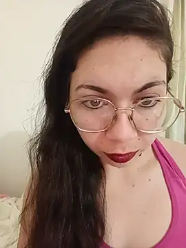 Mia essence online show from July 13, 2:40 pm