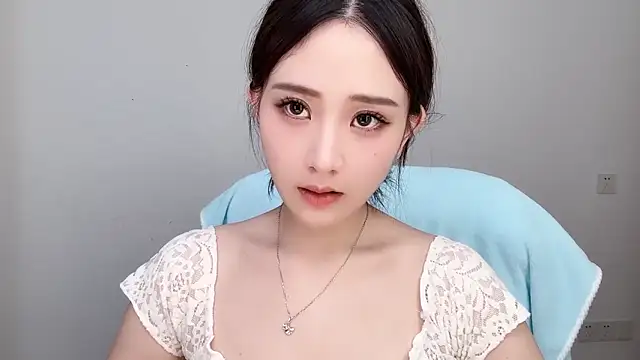  222Mia online show from July 15, 10:53 am