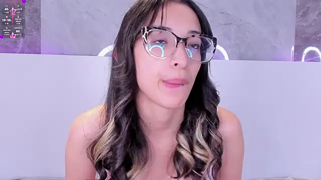 EmiliaBell  online show from June 25, 12:51 pm