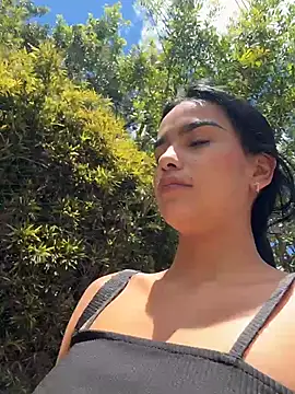 Melissa Rendon online show from July 14, 4:44 pm
