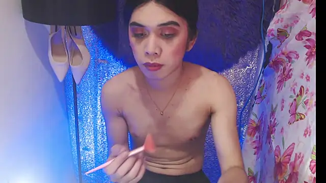 RoseAmarie online show from July 11, 12:05 pm