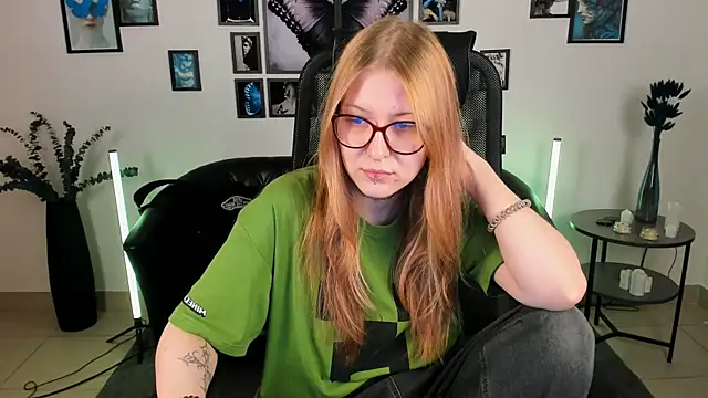 lanafitch online show from June 4, 10:42 am