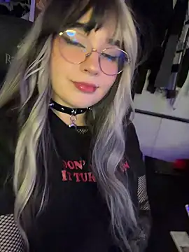 BladeOfMiquella online show from May 14, 11:10 pm