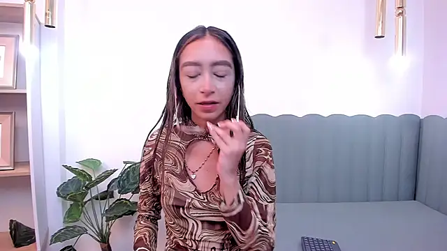 HannaCarttier  online show from June 30, 12:26 pm
