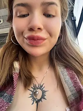 FlashTitsRoyal online show from June 9, 4:34 am