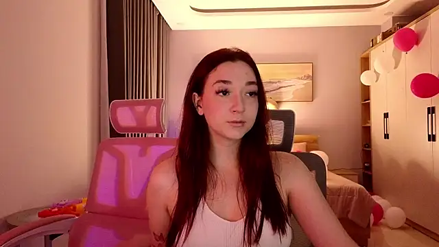 MoonkissGirls online show from May 16, 1:43 pm