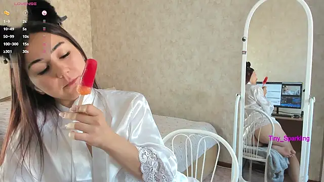 Tiny Sparkling online show from July 9, 3:31 am