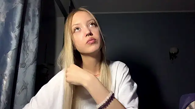 NievesHackey online show from June 30, 4:06 pm