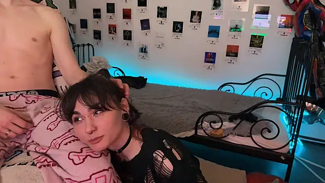 whysofuckinghorny online show from May 20, 5:32 pm