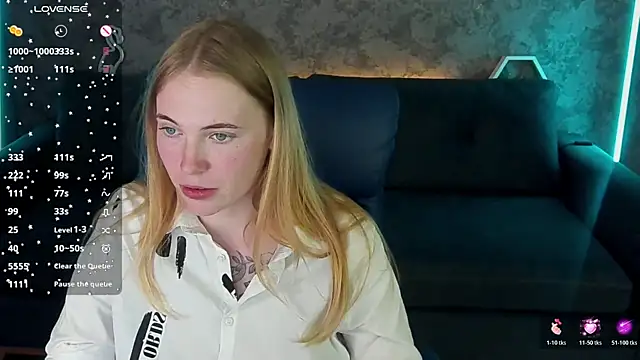 NikkyReyyy online show from May 17, 2:38 pm
