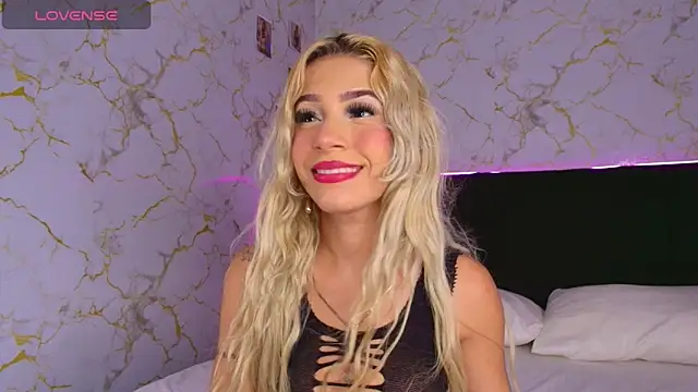 cinniaa  online show from June 20, 1:42 am