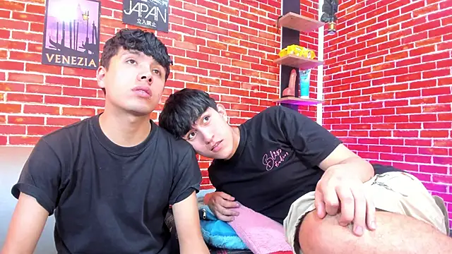 Hoot boyss  online show from June 10, 8:29 pm
